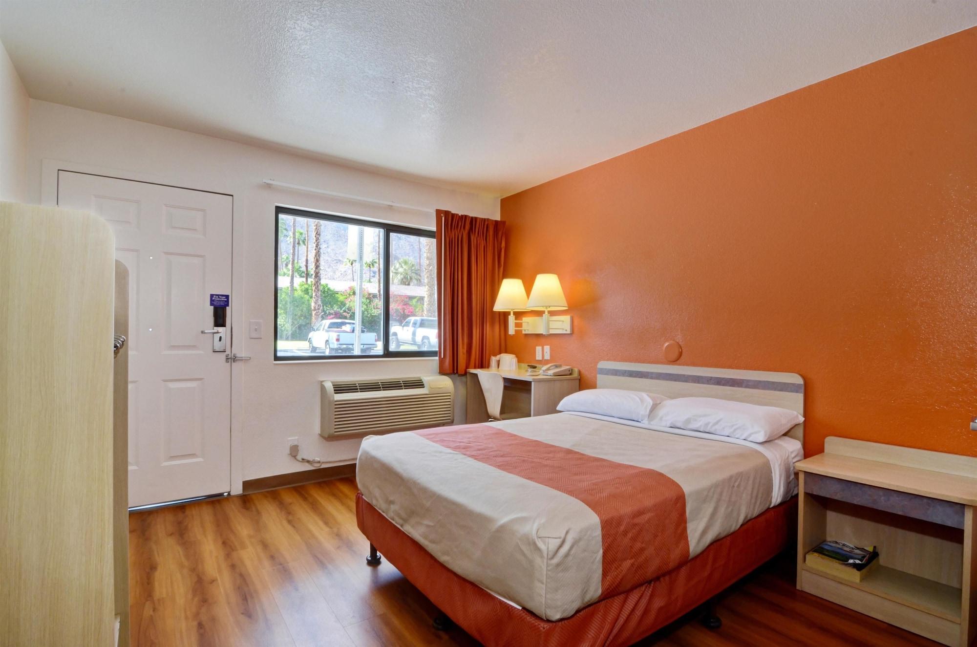 Motel 6-Palm Springs, Ca - East - Palm Canyon Exteriör bild