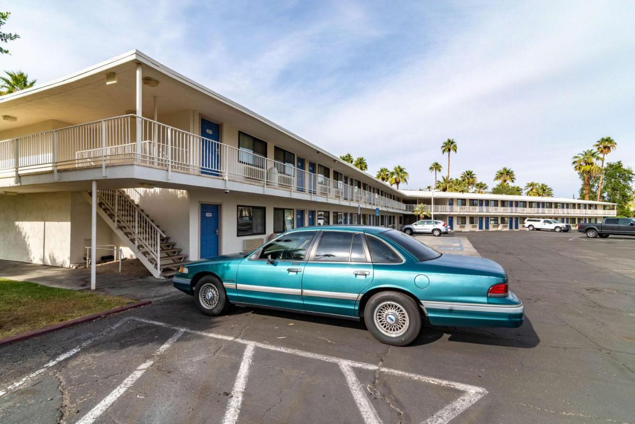 Motel 6-Palm Springs, Ca - East - Palm Canyon Exteriör bild