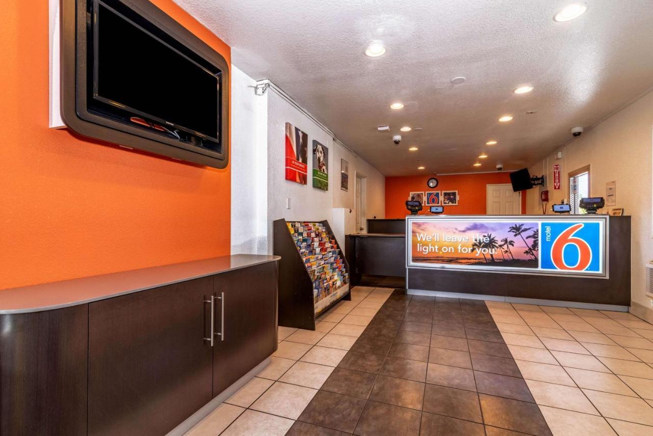 Motel 6-Palm Springs, Ca - East - Palm Canyon Exteriör bild