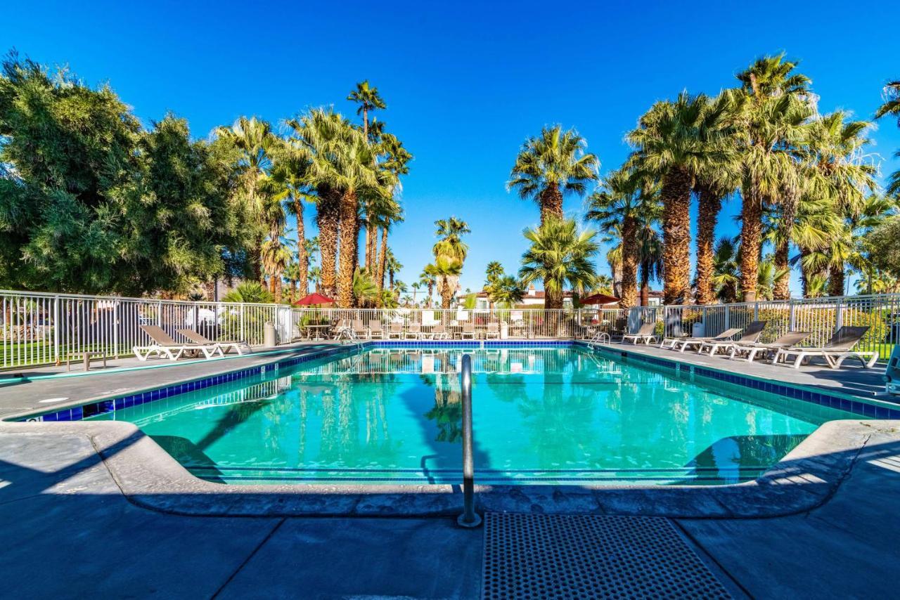 Motel 6-Palm Springs, Ca - East - Palm Canyon Exteriör bild