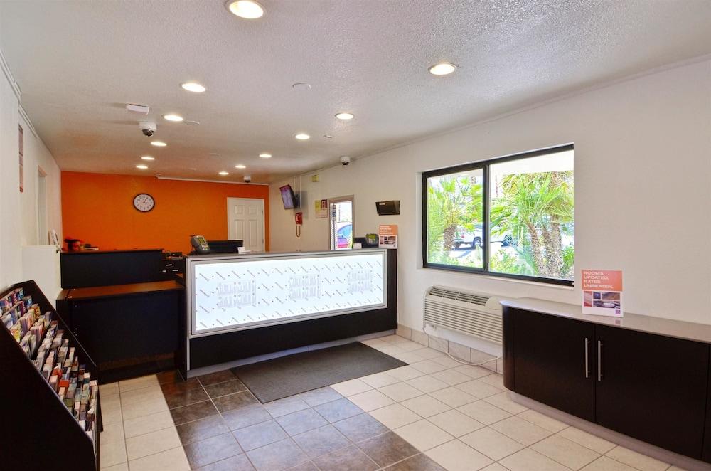Motel 6-Palm Springs, Ca - East - Palm Canyon Exteriör bild
