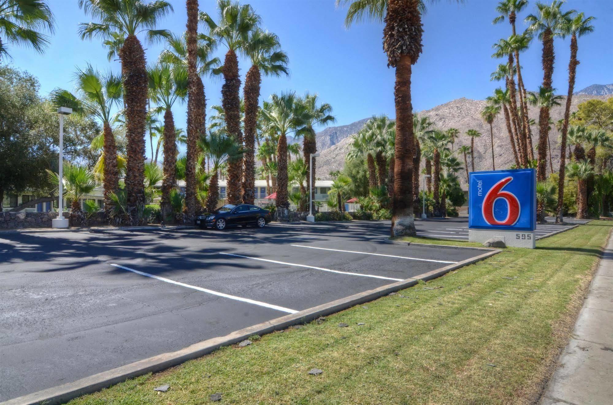 Motel 6-Palm Springs, Ca - East - Palm Canyon Exteriör bild