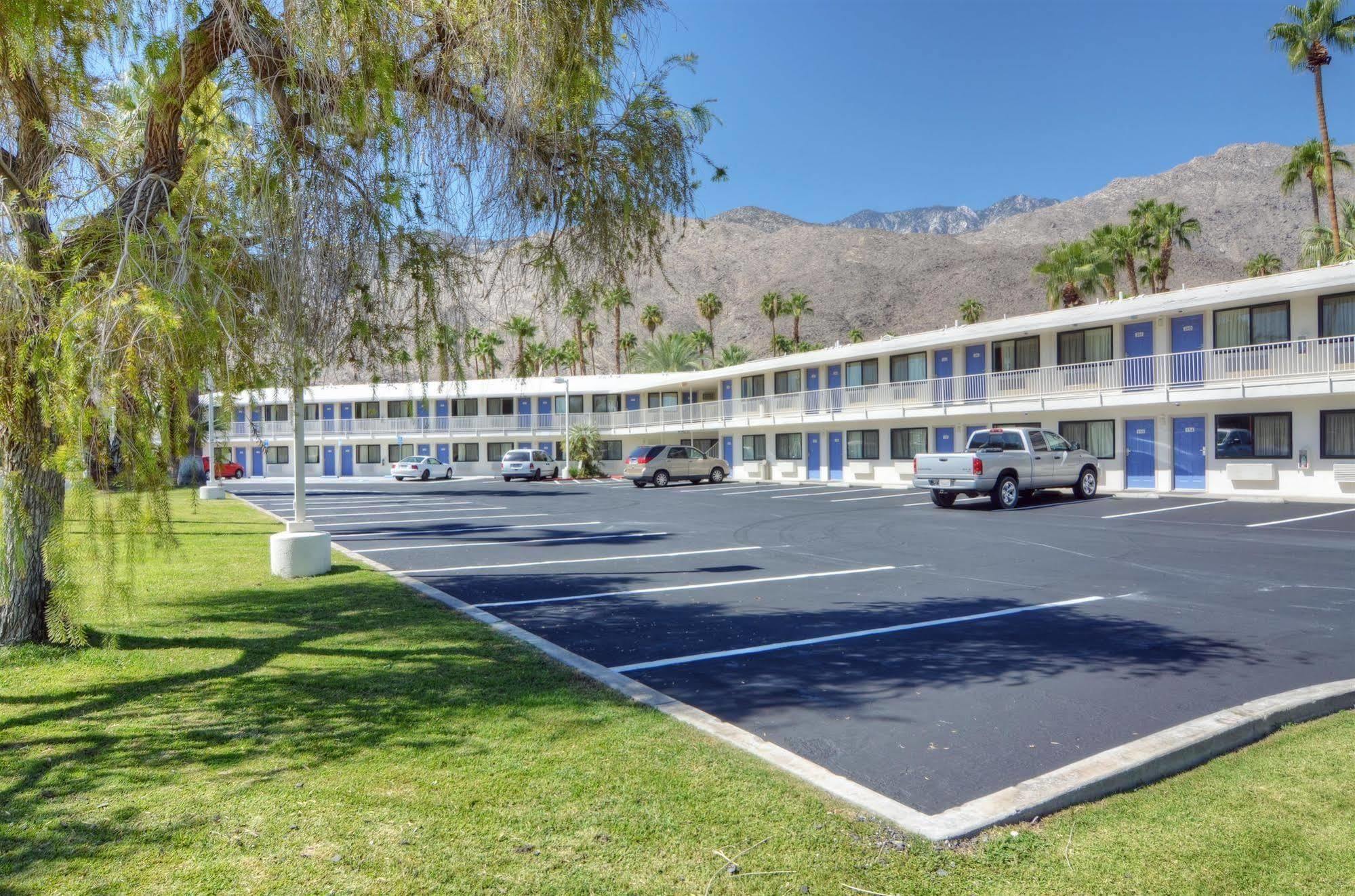 Motel 6-Palm Springs, Ca - East - Palm Canyon Exteriör bild